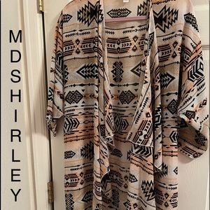 EUC MD LULAROE SHIRLEY